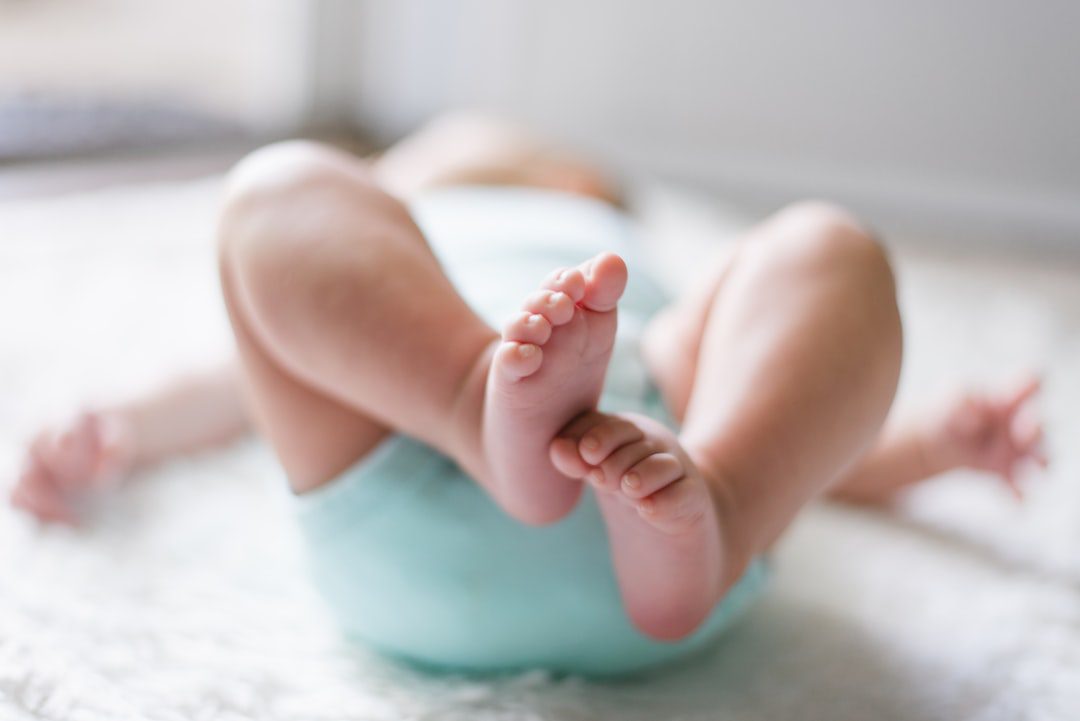 You are currently viewing مؤشرات العناية بالطفل: كيف تنام طفلك حديث الولادة طوال الليل